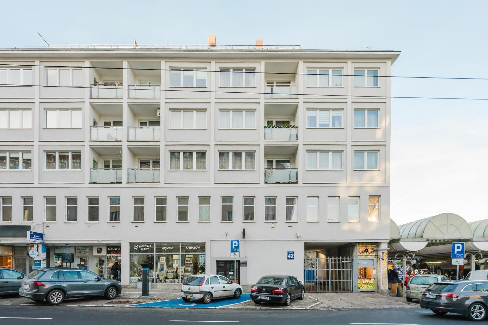 Hala Hostel - Pokoje Na Wylacznosc Tuz Przy Dworcu Gdynia Zewnętrze zdjęcie