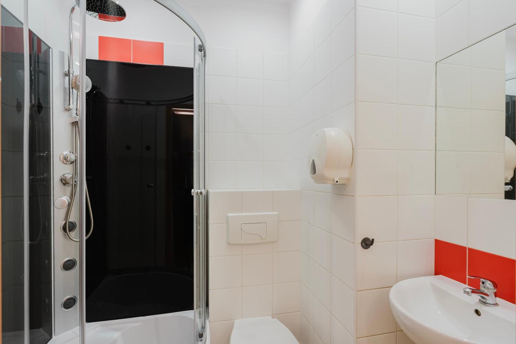 Hala Hostel - Pokoje Na Wylacznosc Tuz Przy Dworcu Gdynia Zewnętrze zdjęcie