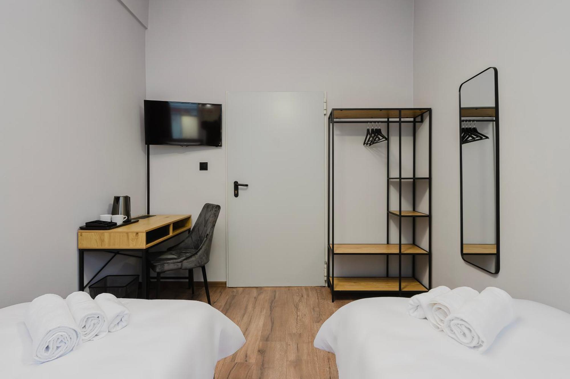 Hala Hostel - Pokoje Na Wylacznosc Tuz Przy Dworcu Gdynia Zewnętrze zdjęcie