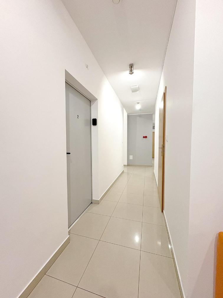 Hala Hostel - Pokoje Na Wylacznosc Tuz Przy Dworcu Gdynia Zewnętrze zdjęcie