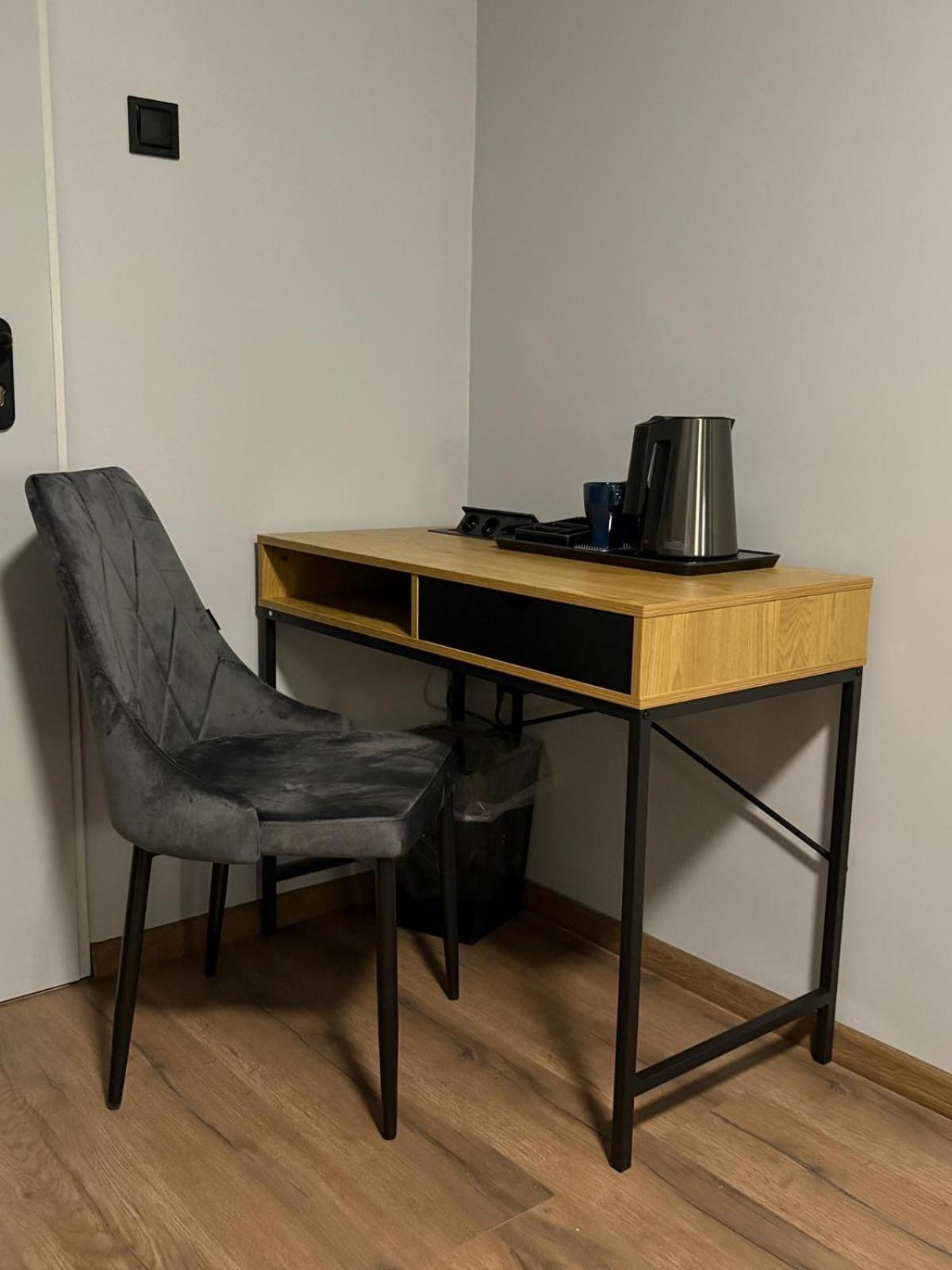 Hala Hostel - Pokoje Na Wylacznosc Tuz Przy Dworcu Gdynia Zewnętrze zdjęcie